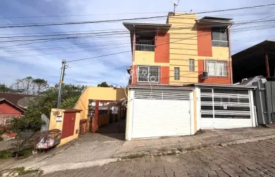 Sobrado triplex com entrada coletiva- 02 dormitórios, 01 sendo suíte - salgado filho.