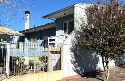 Casa em condomínio semimobiliada com 02 moradias  - 04 dormitórios - localizada no bairro desvio rizzo.