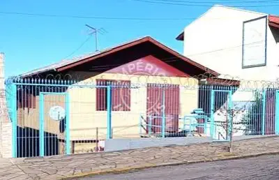 Casa 03 moradias - 03 dormitórios - localizado no bairro kayser.