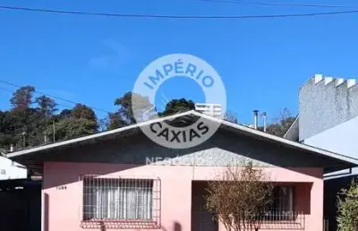 Casa - 03 dormitórios - localizada no bairro kayser.