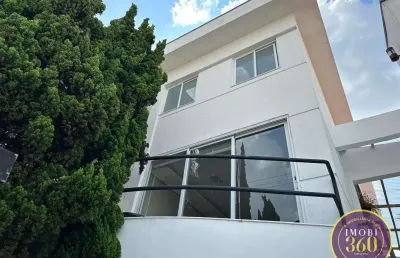 Sobrado á venda ou locação  3 suítes varanda quintal 4 vagas