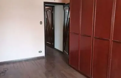Sobrado com 03 dormitórios com vaga de garagem no tatuapé.