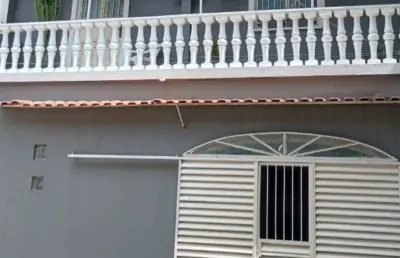 Vendo - linda casa no conjunto eldodaro - pq 10 proximo a praça do carangueijo.