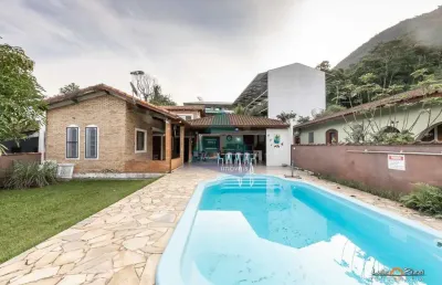 Casa com 5 dorms, condomínio samola, ubatuba - r$ 1.3 mi, cod: 2390