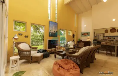 Casa com 4 dorms, praia vermelha do sul, ubatuba - r$ 3.2 mi, cod: 2584
