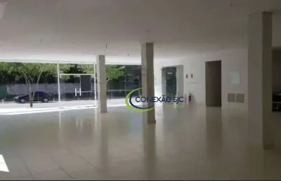 Excelente ponto comercial de 2 andares com 10 vagas de estacionamento