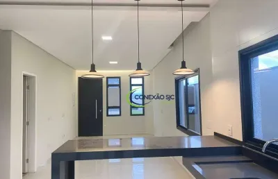 Sobrado novo em condomínio de 3 dormitórios com suíte, escritório e 2 vagas garagem cobertas