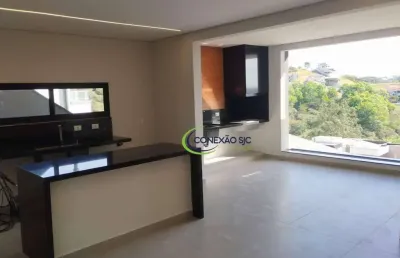 Casa nova com arquitetura moderna com 3 suítes e 2 vagas de garagem coberta