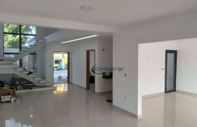 Sobrado novinho no vila branca! local privilegiado!
