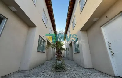 Residência de alto padrão em condomínio à venda em itanhaém-sp, gaivotas: 2 quartos, 2 suítes, 2 salas, 2 banheiros, 1 vaga, 72m²!