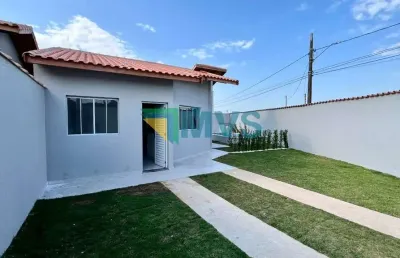 Casa à venda em itanhaém-sp, jardim jamaica: 2 quartos, 1 suíte, 1 banheiro, 3 vagas de garagem, 55,00m² de área. venha conferir!