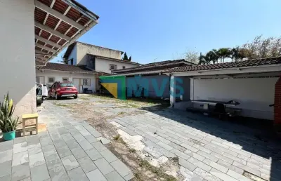 Casa comercial de alto padrão à venda em peruíbe-sp, bairro arpoador: 5 quartos, 5 suítes, 1 sala, 5 banheiros, 112,90m²!