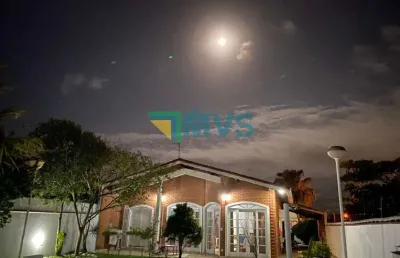 Casa à venda em peruíbe-sp, bairro oasis: 4 quartos, 2 suítes, 2 salas, 3 banheiros, 4 vagas, 227m². imperdível!