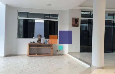 Casa em condomínio, 05 dormitórios (02 suítes), 05 vagas e piscina - vende-se em santana do parnaíba