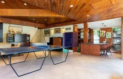 Casa a venda com 953m², 5 quartos, 9 banheiros sendo 5 suites - chácara monte alegre