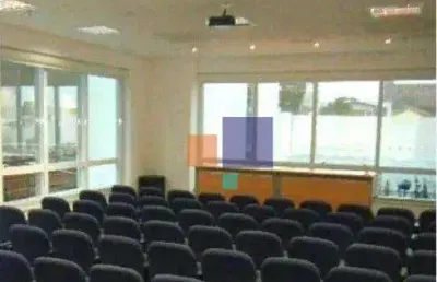 Conjunto comercial 247m² com 4 banheiros e 9 vagas - aluga-se no mirandópolis