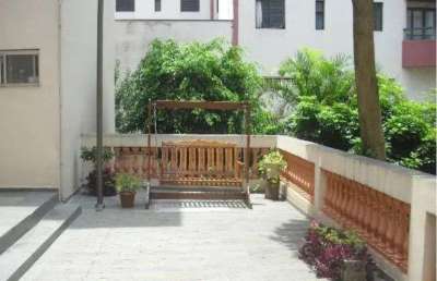 Apartamento 60m² com 2 dormitórios e 1 vaga - aluga-se na vila vivaldi / ruge ramos