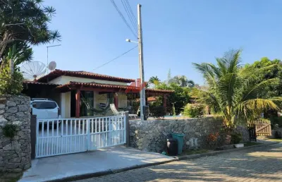 Casa 4 dormitórios em condomínio com acesso privativo a lagoa