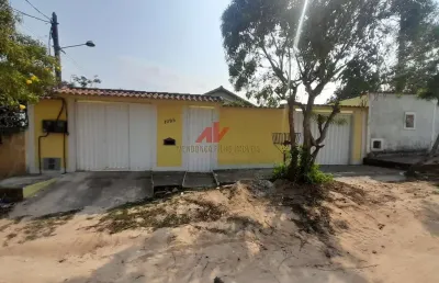 Casa com 4 quartos à venda na Vila Capri, Araruama 