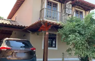Casa em condomínio de alto padrão- 4 dormitórios [1suite] - acesso privativo a lagoa.