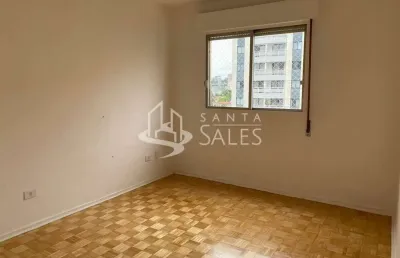 Apartamento com 2 dormitórios, 2 banheiros e 1 vaga de garagem.