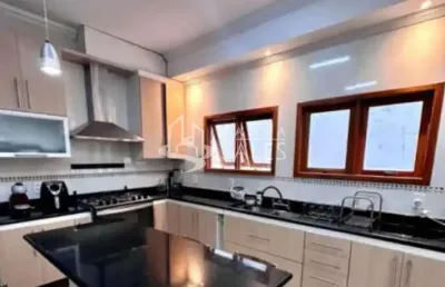 Imperdível casa à venda em são paulo-sp, bairro vila irmãos arnoni! 3 quartos, 1 suíte, 2 salas, 2 banheiros, 2 vagas, 298m²