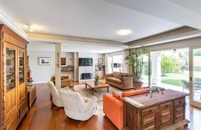 Casa em condomínio fechado com 4 quartos à venda na rua araruama, 720, três figueiras, porto alegre por r$ 3.500.000