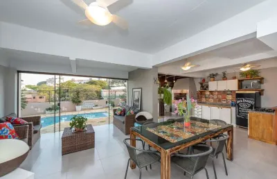 Casa em condomínio fechado com 4 quartos à venda na rua luiz voelcker, 351, três figueiras, porto alegre por r$ 1.650.000