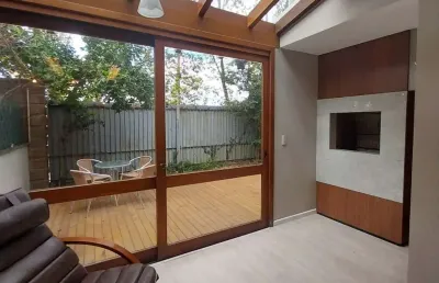 Casa em condomínio fechado com 5 quartos à venda na rua gilberto laste, 141, santa tereza, porto alegre por r$ 894.000