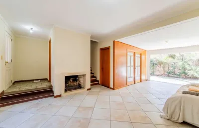 Casa em condomínio fechado com 3 quartos à venda na rua engenheiro ildefonso simões lopes, 114, três figueiras, porto alegre por r$ 995.000