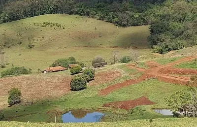 Chácara a venda com área total de 26.000 ² , riacho , energia elétrica