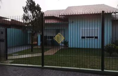 ** casa com 01 suíte e 02 quartos, piscina, sobra de terreno, ótima localização - marechal cândido rondon **