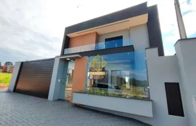 Sobrado com 3 quartos, sendo 1 suíte com closet, edícula e sobra de terreno.