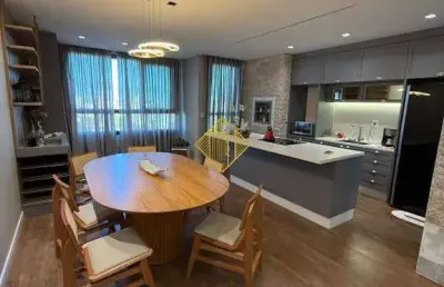 Lindo apartamento mobiliado, com 1 suíte mais 2 quartos.