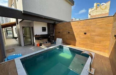 Sobrado com piscina , maracanã   150 metros da praia