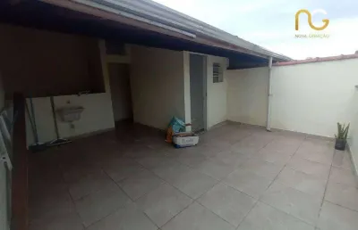 Casa de condominio triplex no tude bastos - 2 suites - r$ 320 mil
