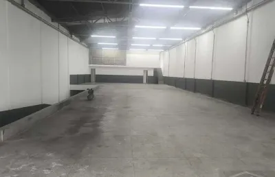 Barracão / Galpão / Depósito com 2 salas para alugar na Rua Engenheiro José Rubbo, 156, Cidade Centenário, São Paulo