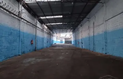 Galpão para alugar  na avenida sapopemba 8 metros de pe direito 1000m2  jardim adutora