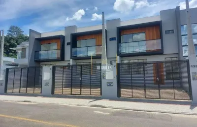 Sobrado com 115m², no loteamento santos dumont com 3 quartos sendo 1 suíte