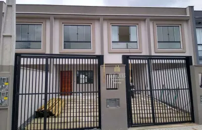 Sobrado geminado com 100m², 3 quartos sendo 1 suíte e piscina.