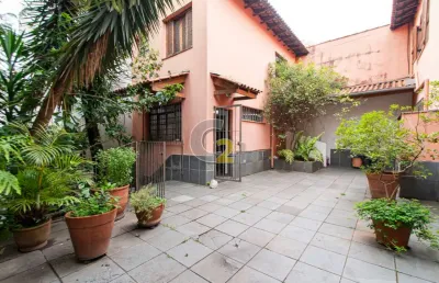 Casa com 3 quartos à venda na Rua Saramenha, --, Sumaré, São Paulo