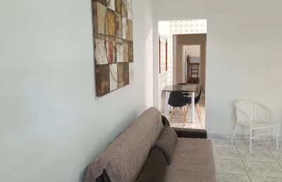 Casa com 3 quartos para alugar na Rua Perequê, Guilhermina, Praia Grande
