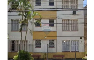 Apartamento reformado em bairro  são joão, porto alegre,rs.