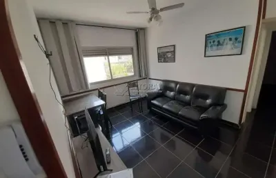 01 dormitorio, elevador, distancia da praia: (600 metros)