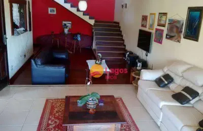 Casa com 3 dormitórios à venda,  220 m² por r$ 750.000.00- itaipu - niterói/rj