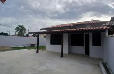 Casa com 2 dormitórios para alugar, 72 m² por r$ 2.548,00/mês - mumbuca - maricá/rj