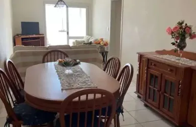 Apartamento localizado em uma das avenidas principais