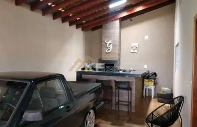 Casa com 2 quartos à venda no Centro, Jardinópolis 