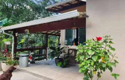 Casa com 3 dormitórios à venda, 307 m² por r$ 890.000,00 - penedo - itatiaia/rj