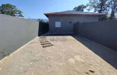 Casa térrea nova com 02 dorms sendo 01 suíte, 03 vagas.